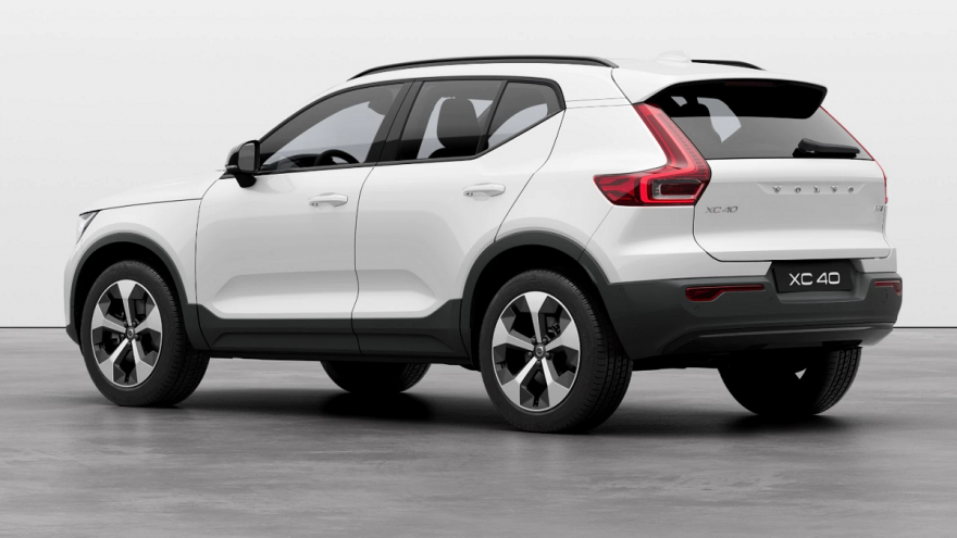 2023 Volvo XC40 B5