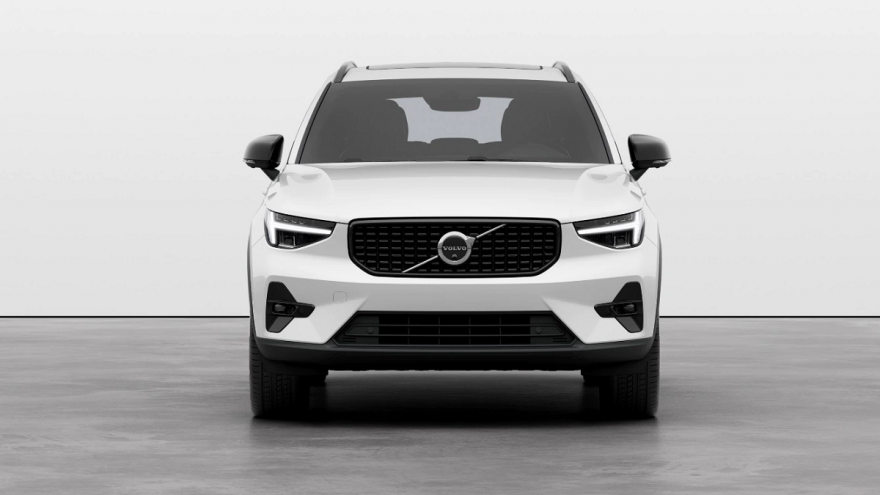 2023 Volvo XC40 B5