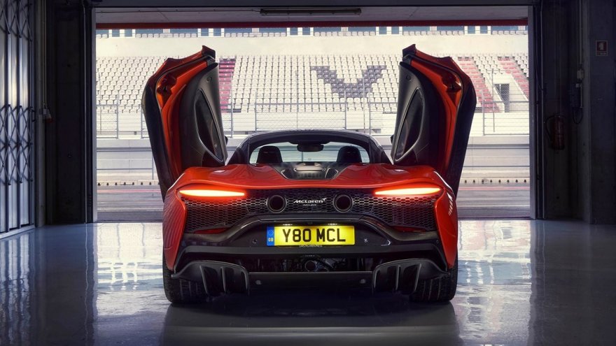 2023 McLaren Artura V6 Hybrid