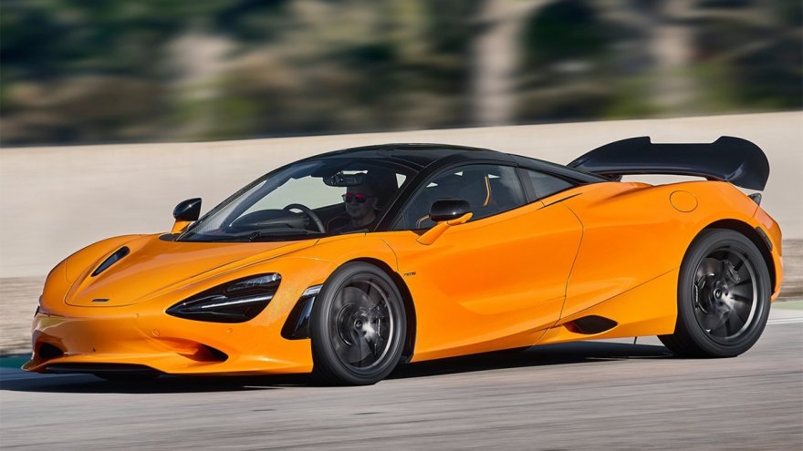 2025 McLaren 750 S V8