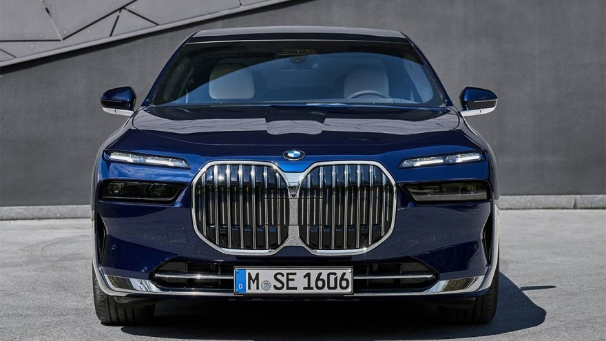 2023 BMW 7-Series 740i Luxury