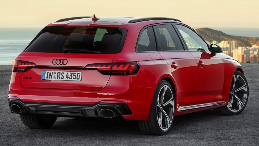 2023 Audi A4 Avant RS4