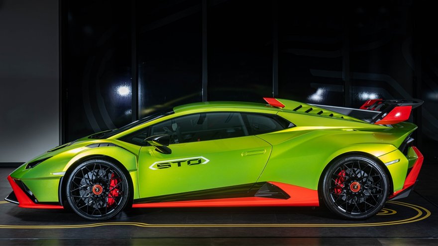 2023 Lamborghini Huracan STO V10