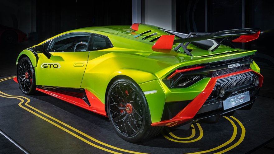 2023 Lamborghini Huracan STO V10