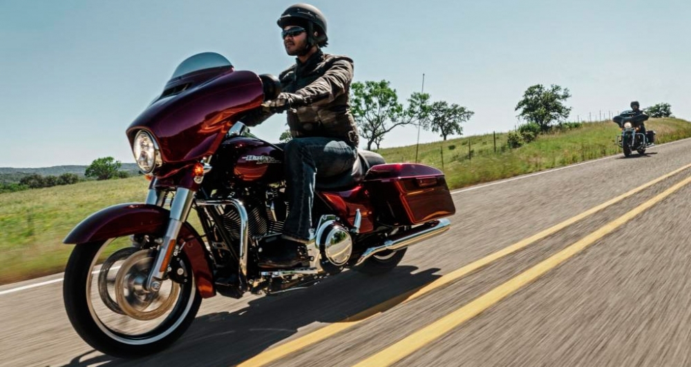 Harley-Davidson_Touring_Street Glide Special