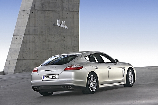 Porsche_Panamera_Turbo