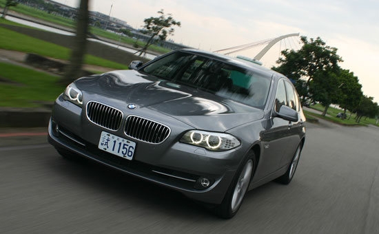 BMW_5-Series Sedan_520d