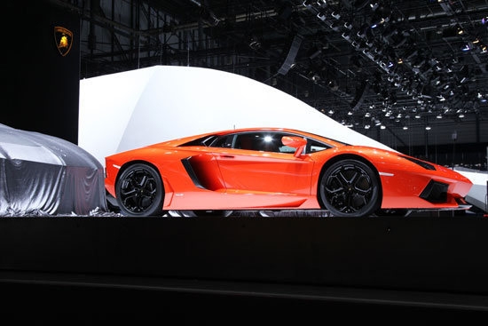 Lamborghini_Aventador_LP 700-4