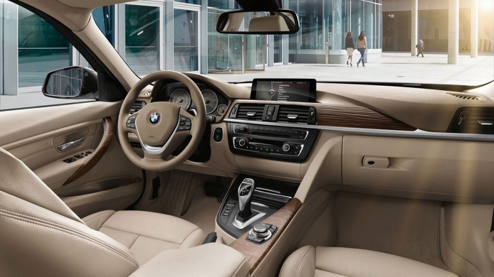 BMW_3-Series Sedan_320d Luxury