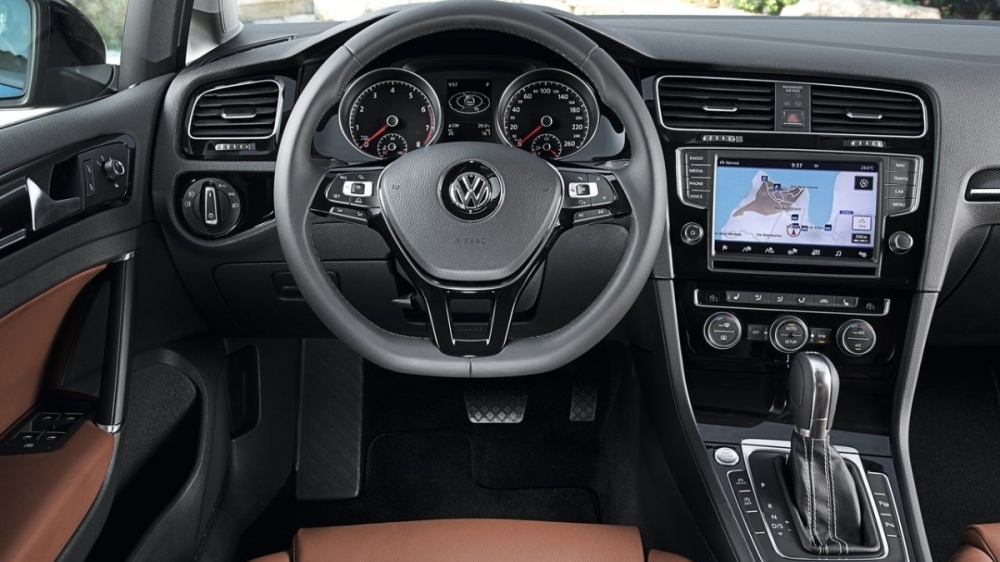 Volkswagen_Golf_180 TSI BMT Comfort Line