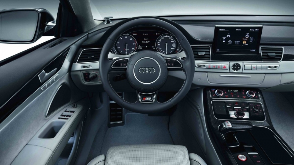 Audi_A8_S8