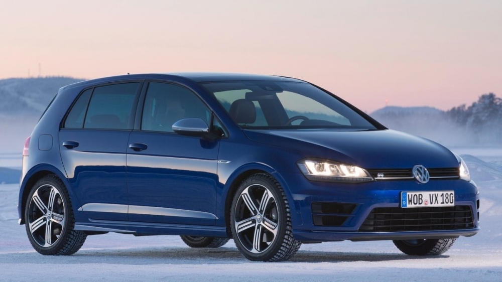 Volkswagen_Golf_R