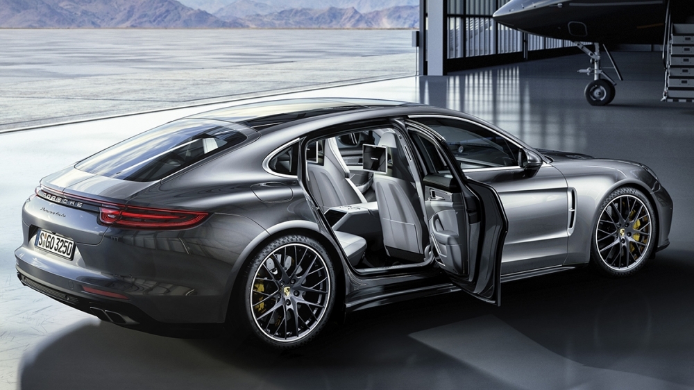 2019 Porsche Panamera Turbo Executive