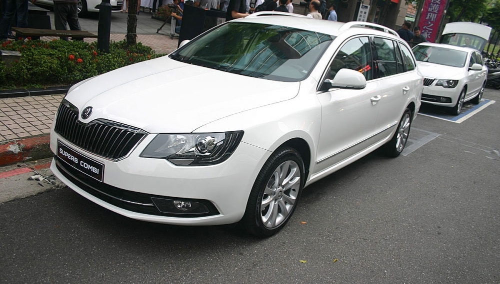 Skoda_Superb Combi_2.0 TDI