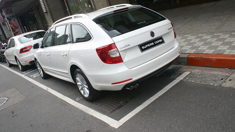 Skoda_Superb Combi_1.8 TSI Ambition