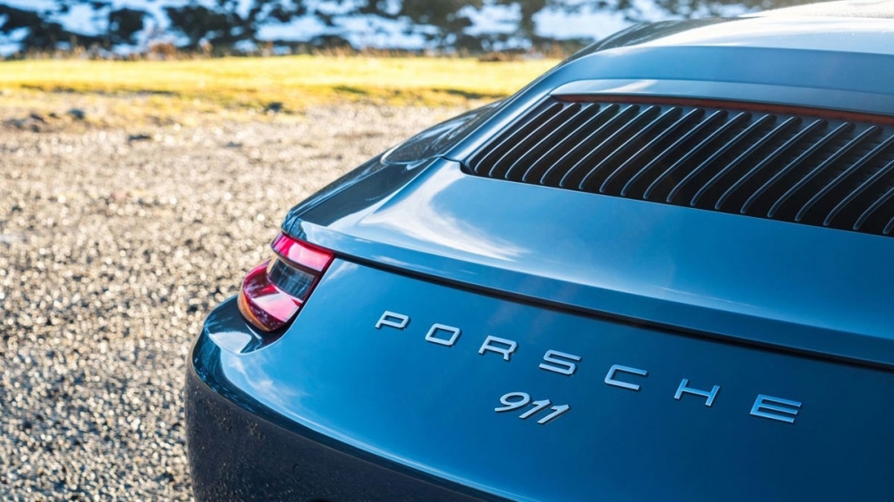 2019 Porsche 911 Carrera Cabriolet