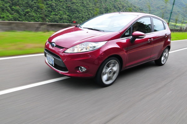 Ford_Fiesta 5D_1.6 Titanium運動版