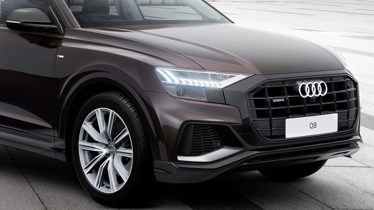 2023 Audi Q8 55 TFSI quattro S-Line Black Edition