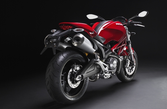 Ducati_Monster_696