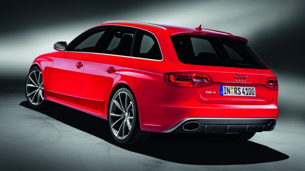 Audi_A4 Avant_RS4