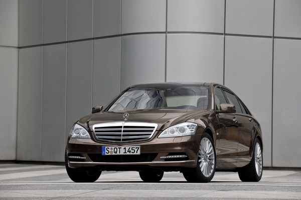 M-Benz_S-Class_S600L