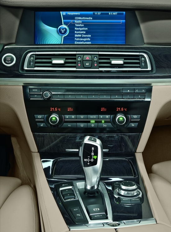 BMW_7-Series_750Li