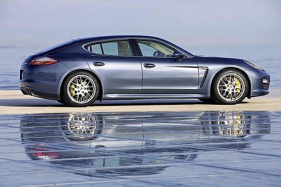 Porsche_Panamera_4S