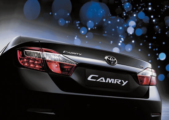 Toyota_Camry_2.0 E