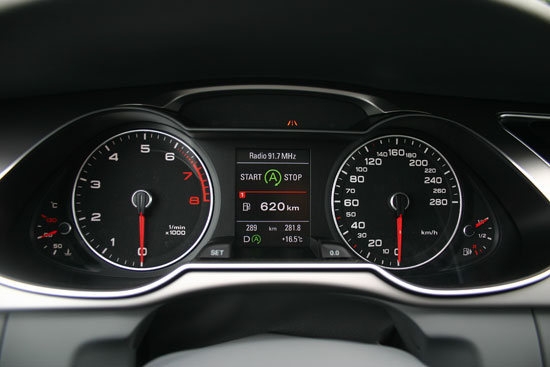 Audi_A4 Sedan_2.0 TDI