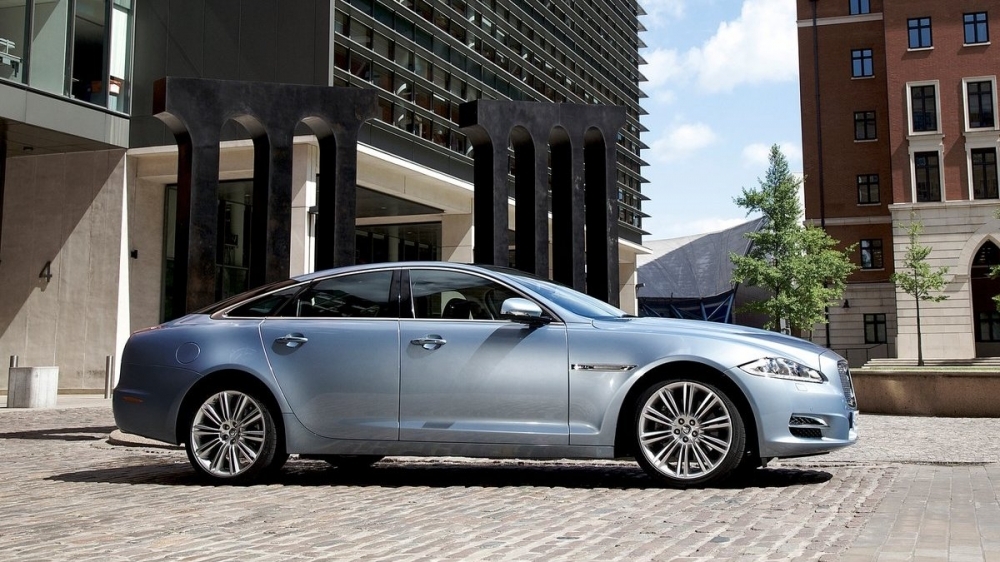 Jaguar_XJ_Luxury