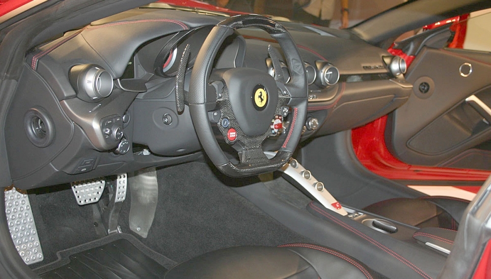 Ferrari_F12 Berlinetta_V12