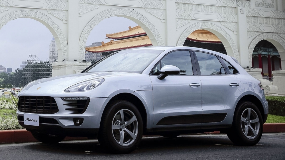 Porsche_Macan_Premium Package Plus