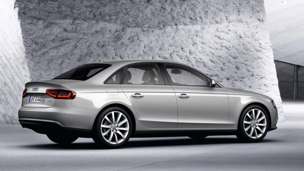 Audi_A4 Sedan_30 TDI