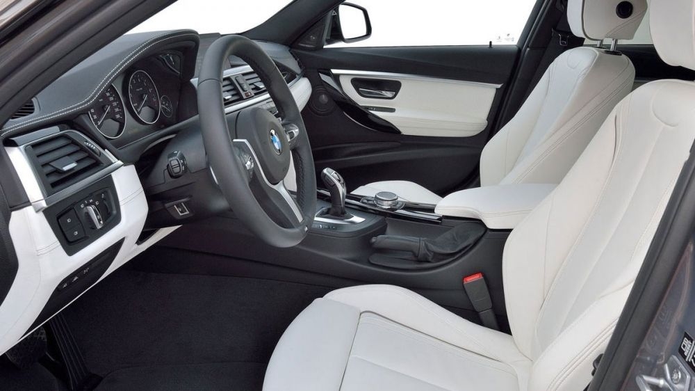 BMW_3-Series Sedan_320i Sport