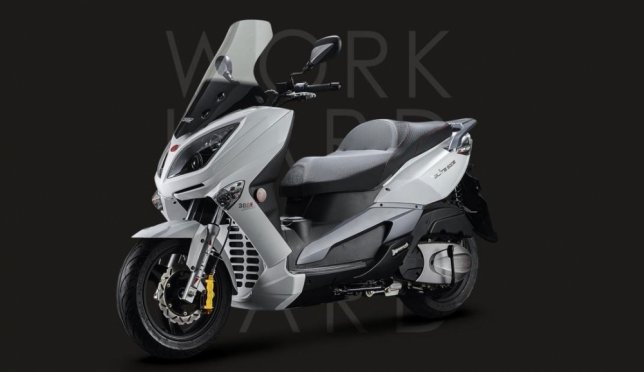 2016 Aeonmotor Elite 300E