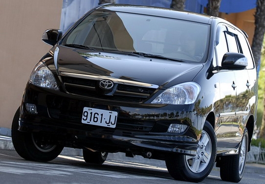 2011 Toyota Innova 2.7 E-Hi AT