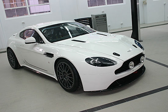 2011 Aston Martin Vantage GT4