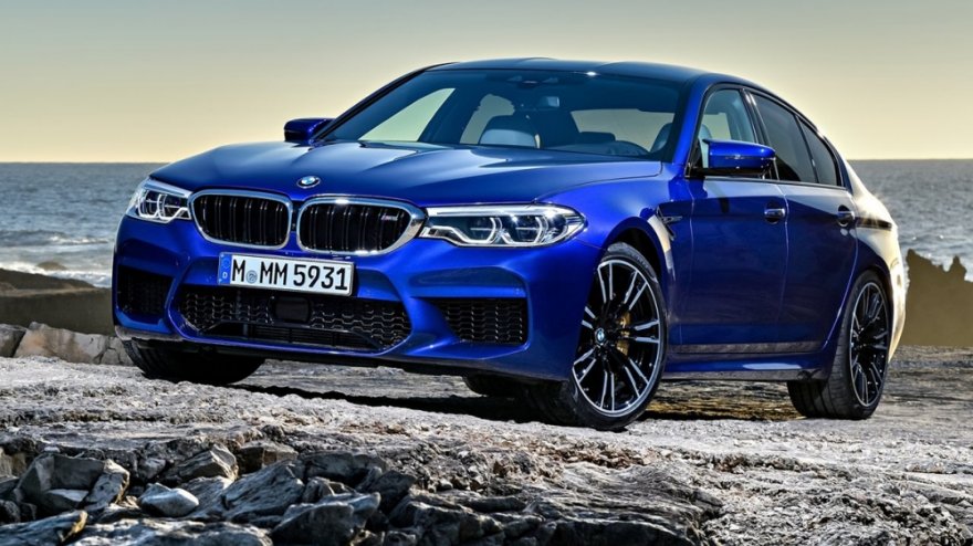 2018 BMW 5-Series Sedan M5 Racing Package