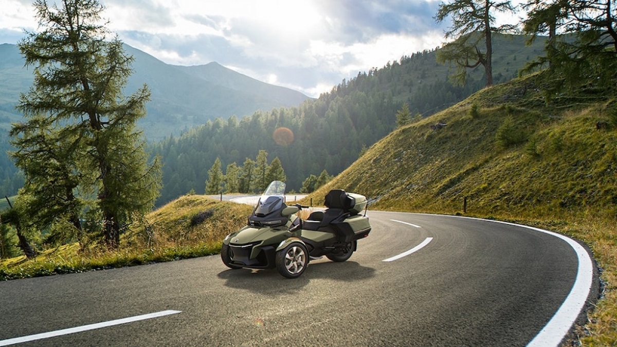 2021 Can-Am Spyder RT Sea to Sky ABS