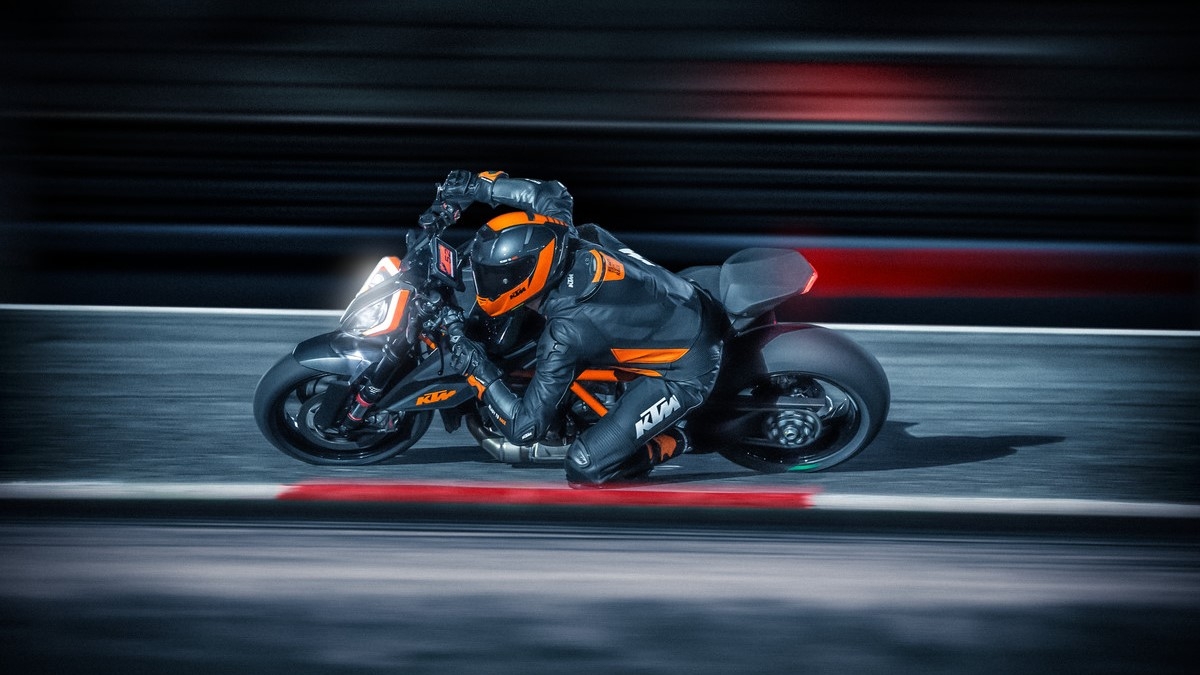 2021 KTM Duke 1290 Super R