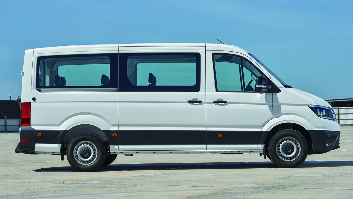 2021 Volkswagen Crafter 中軸平頂九座客車