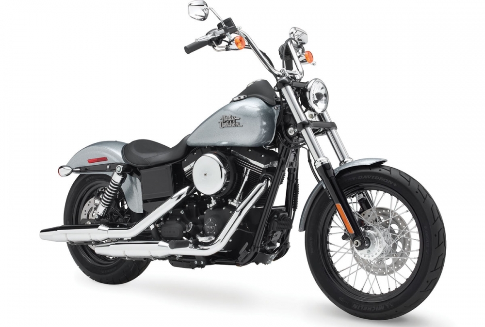 Harley-Davidson_Dyna_Street Bob