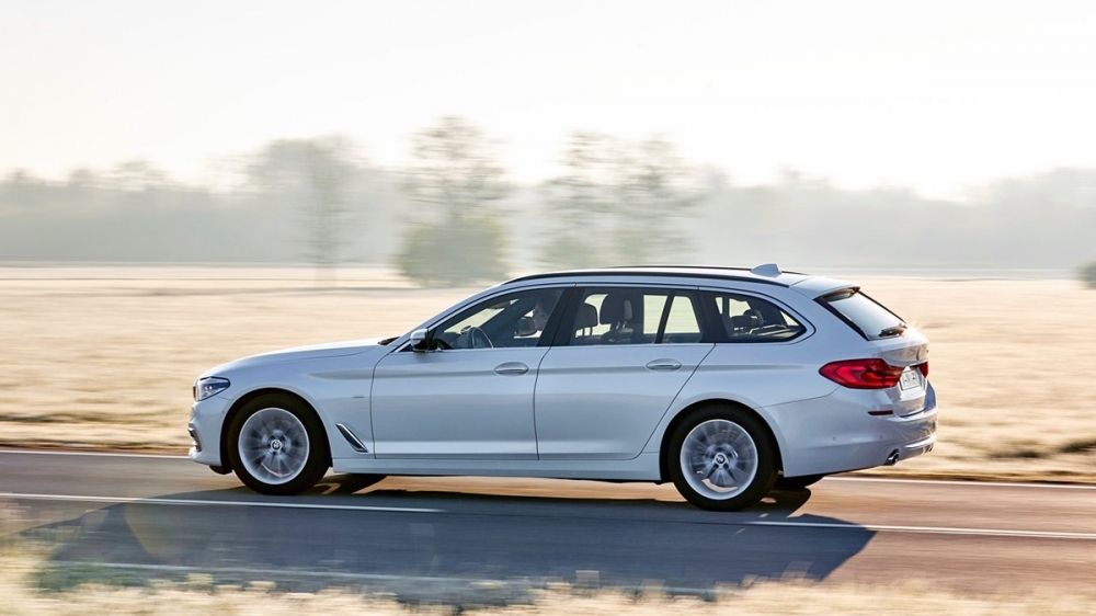 2019 BMW 5-Series Touring 520d Luxury