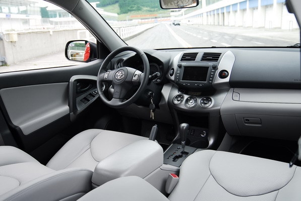 Toyota_RAV4_2.4 E天窗版