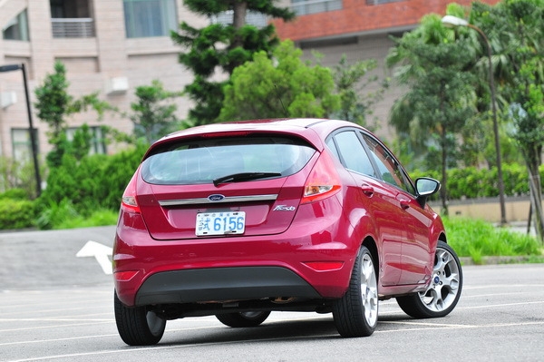 Ford_Fiesta_Titanium 1.6