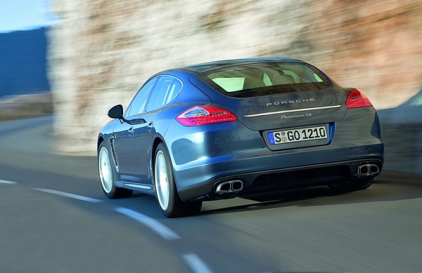 Porsche_Panamera_4S