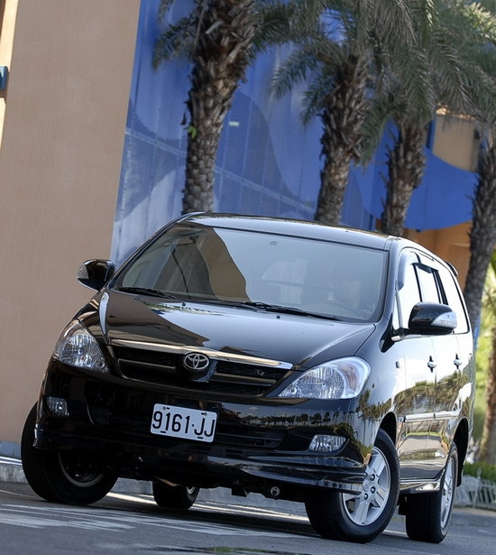 Toyota_Innova_2.7 Z Aero Tourer