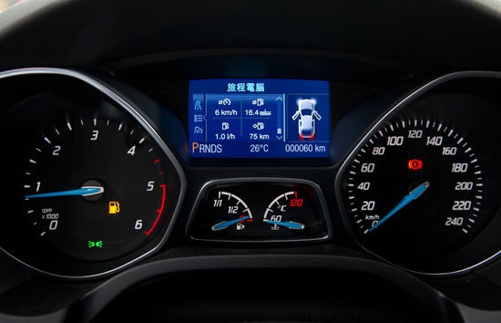 Ford_Focus 4D_1.6汽油豪華型