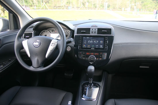 Nissan_Tiida 5D_1.6 SL規旗艦版