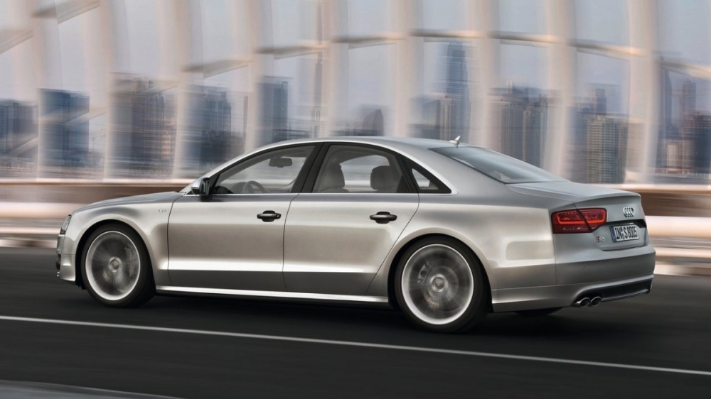 Audi_A8_S8